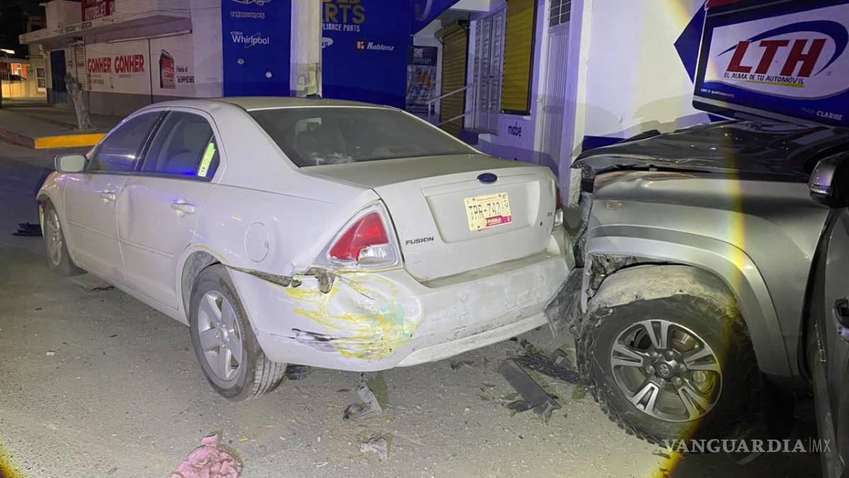 Conductor ebrio provoca carambola en la Provivienda, Saltillo (video)