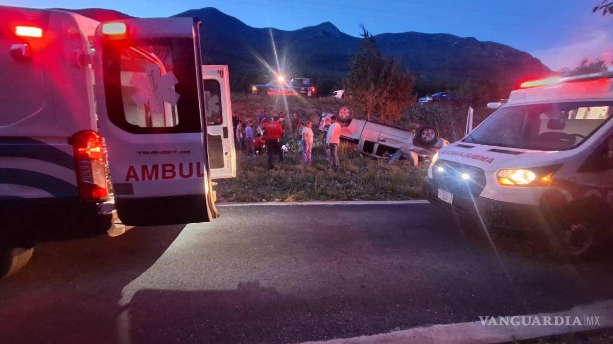 Volcadura deja ocho heridos, en Arteaga