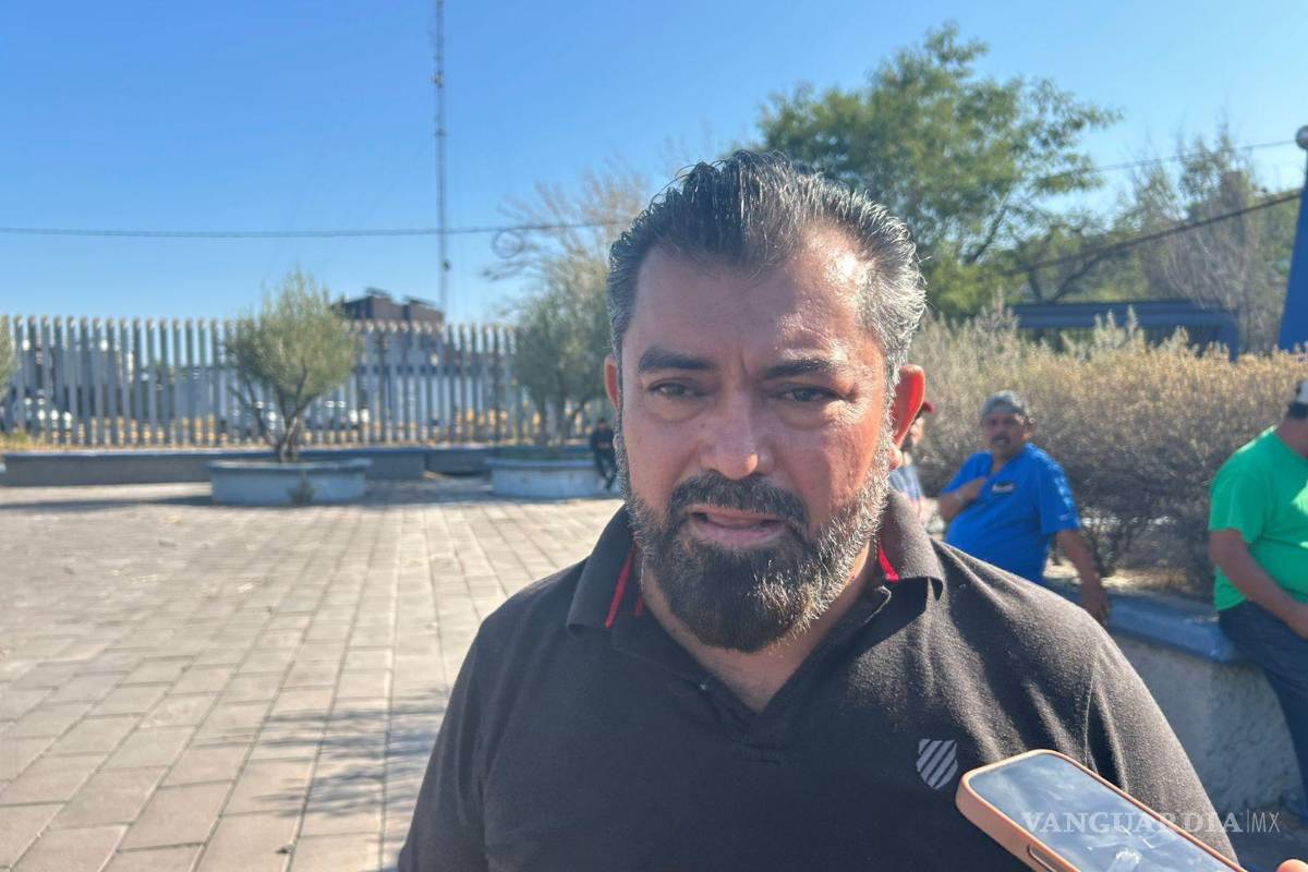 $!Jorge Gonzales Flores, exobrero con 33 años de servicio, compartió su testimonio durante la manifestación.