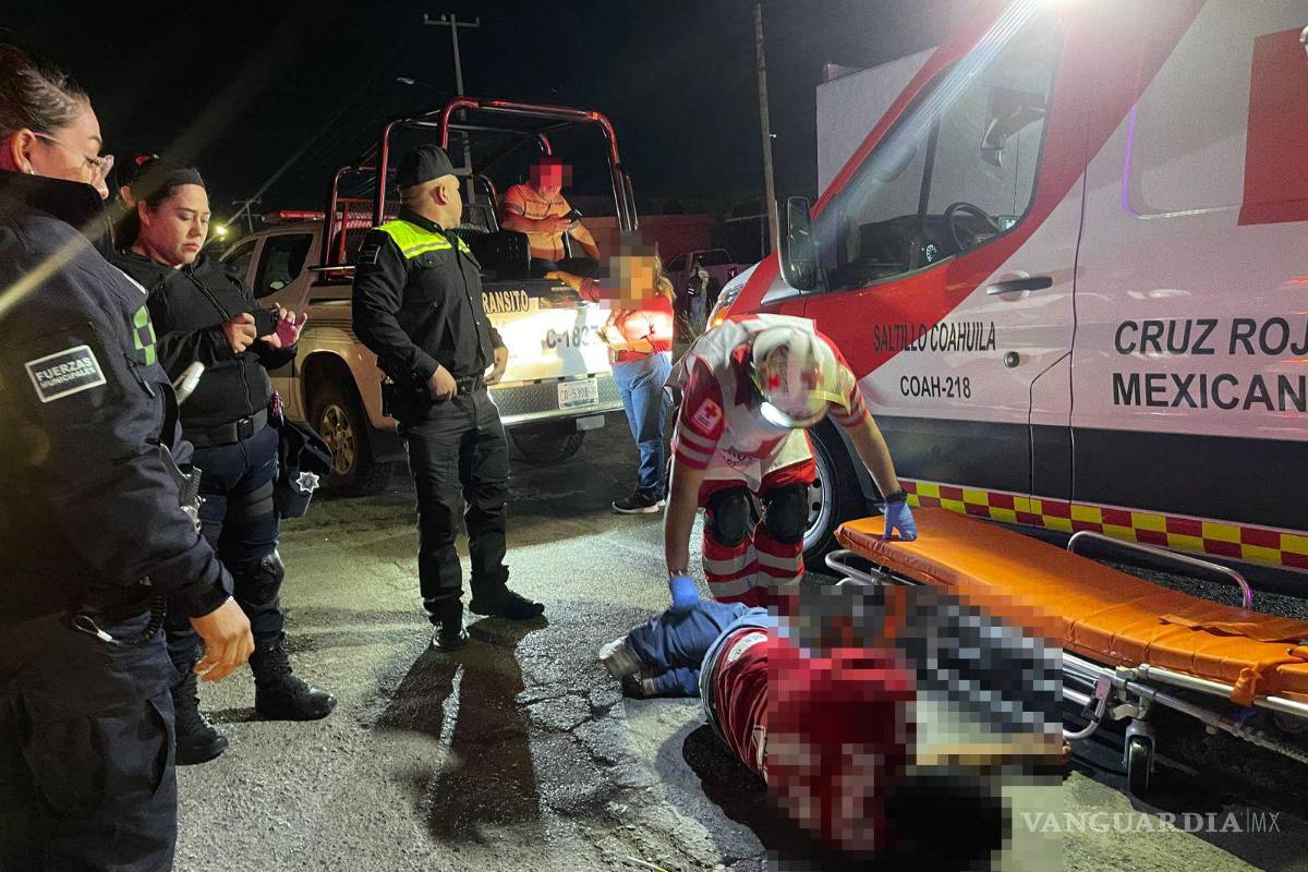 $!El conductor del vehículo Ford Fusión quedó detenido tras el atropello.