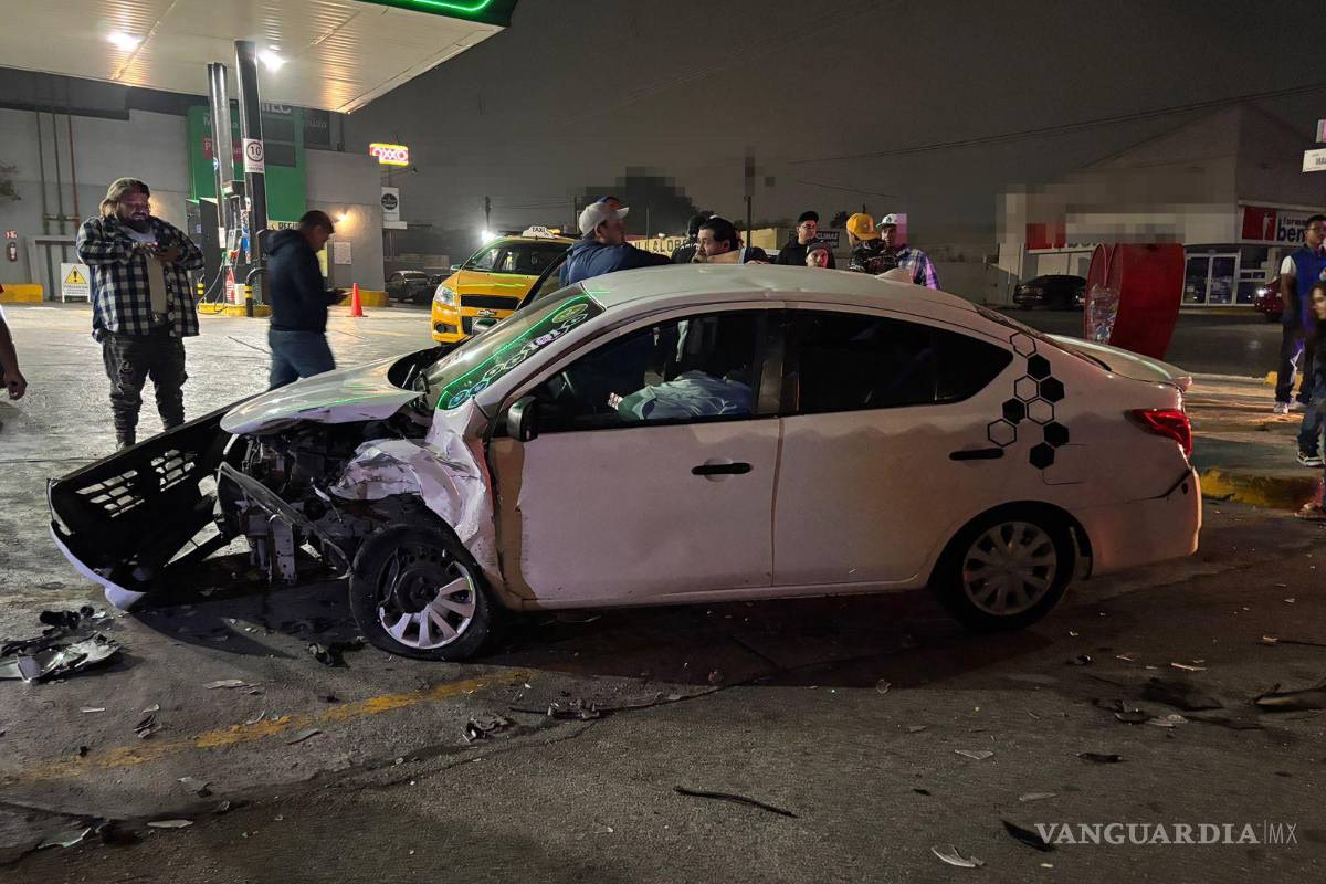 $!Elementos de Tránsito Municipal acordonaron la zona mientras se realizaban las diligencias correspondientes.