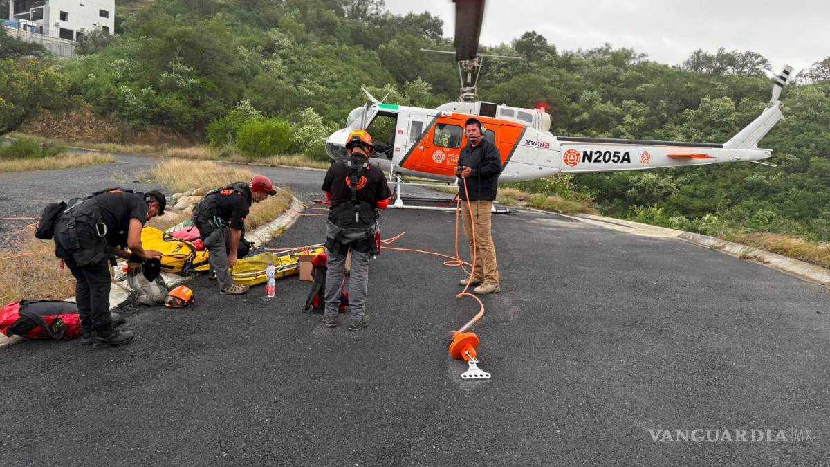 Muere pareja tras caer en cuatrimoto a barranco de 100 metros en Montemorelos (video)