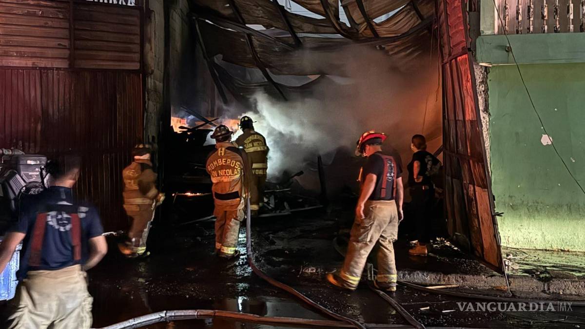 Incendio en tarimera provoca la evacuación de 45 personas en NL