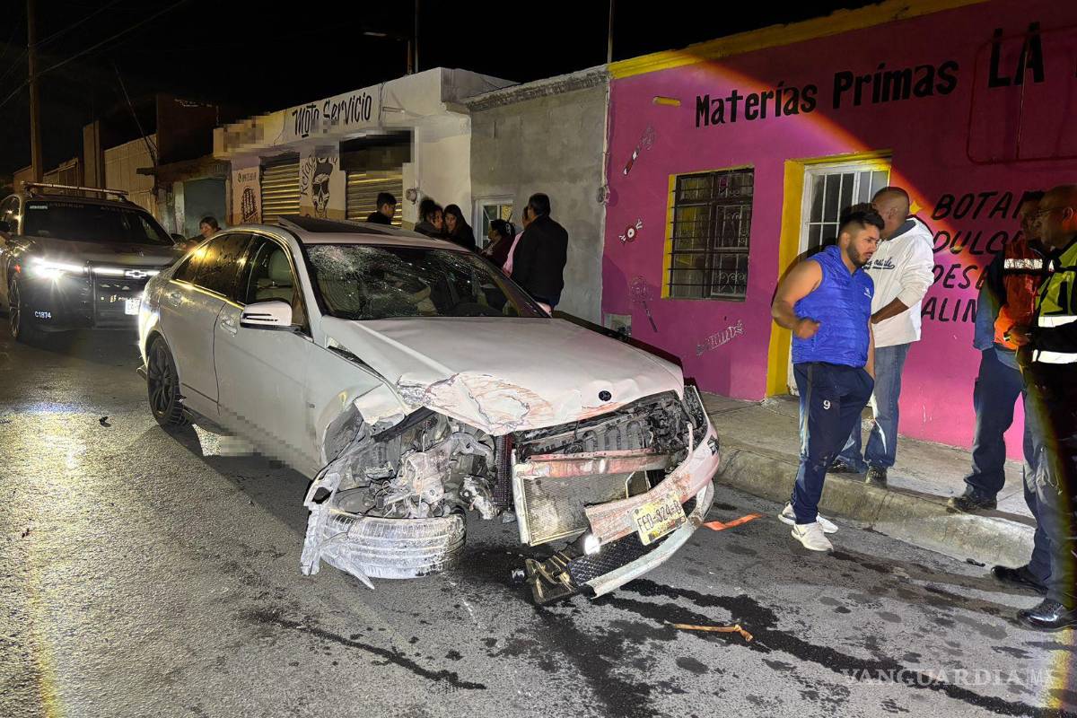 Acelerado se impacta contra barda de una primaria, al poniente de Saltillo