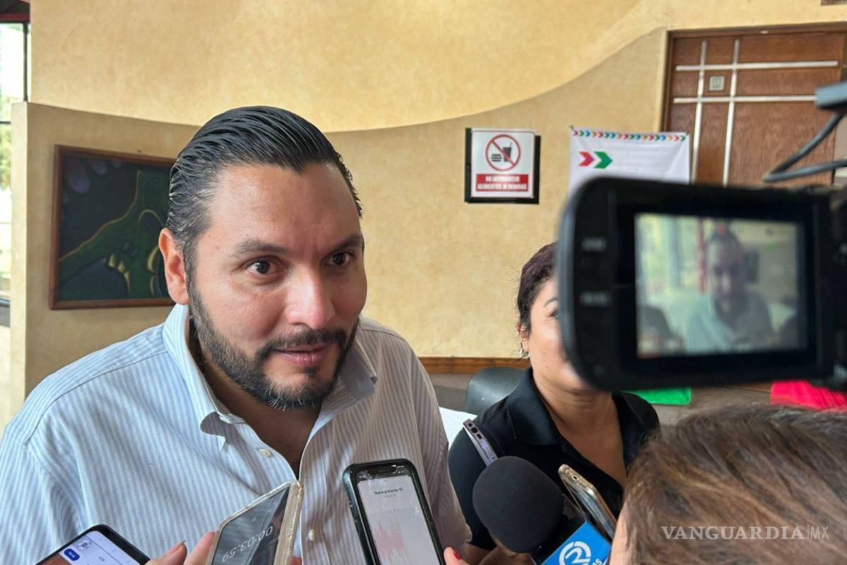 $!El edil pidió a los adolescentes ser conscientes del impacto que tienen sus palabras y publicaciones en internet.