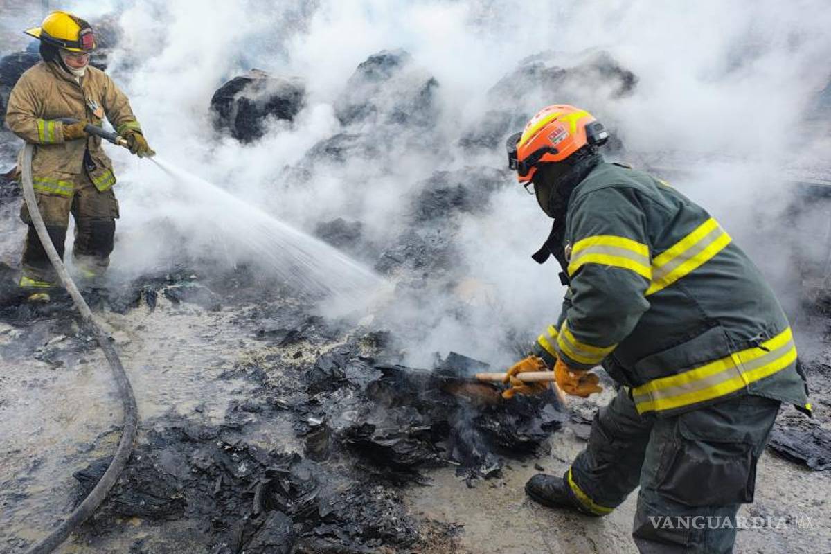 $!Choque e incendio de tráileres deja una persona con quemaduras en el 98% de su cuerpo, en NL