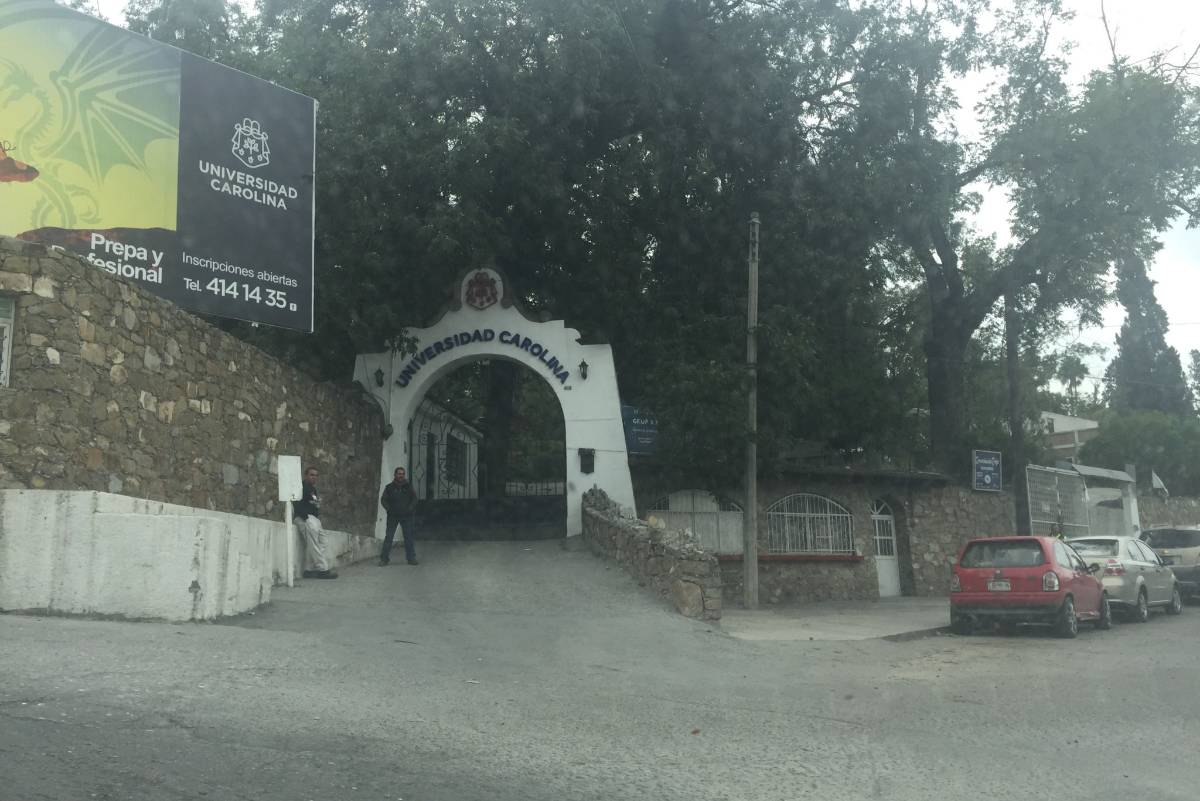 Activa la Universidad Carolina de Saltillo a sus alumnos en favor de la