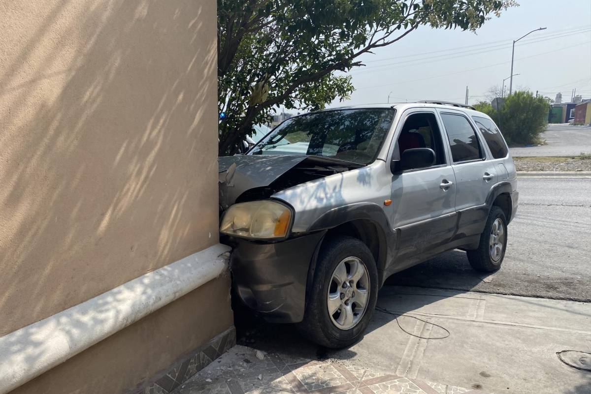 Saltillo Conductor Dormita Al Volante Al Despertarlo Se Asusta