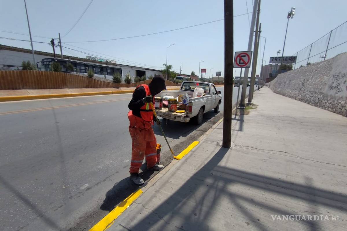 Mantenimiento Vial de Torreón atiende pavimento en colonias