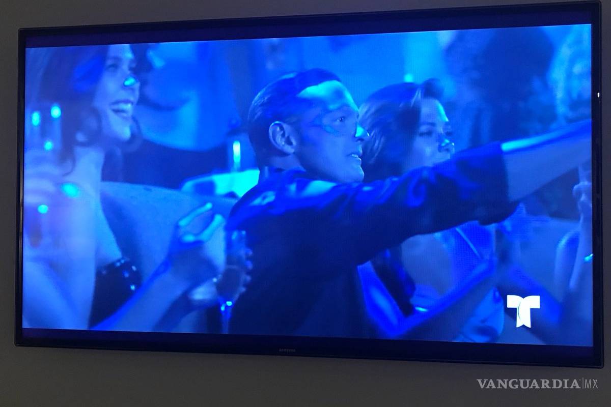 Enloquece a fans cameo de Luis Miguel en su nueva serie