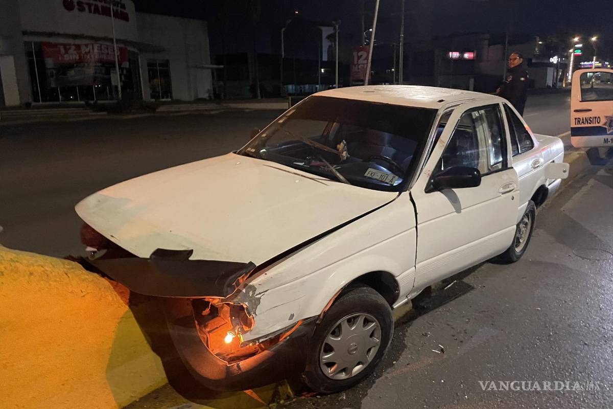 Saltillo: en estado de ebriedad y sin usar cinturón, hombre se impacta contra puente del Colosio