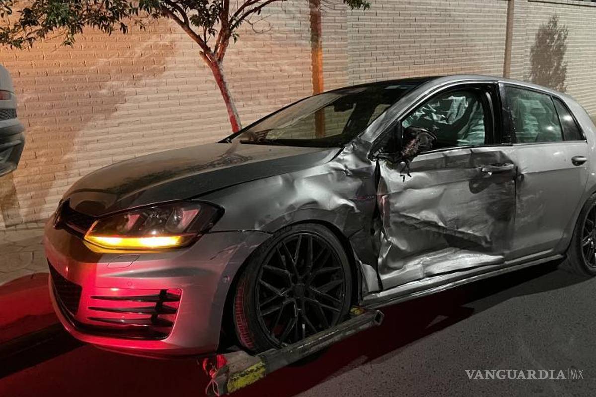 $!El responsable fue el conductor de la camioneta que circulaba por el bulevar Jose Narro Robles, de oriente a poniente.