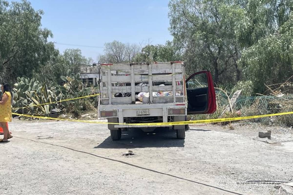 $!La presencia de policías molestó a los trabajadores de la financiera y mencionaron para Vanguardiamx que las autoridades “catearon” el inmueble sin una orden oficial.