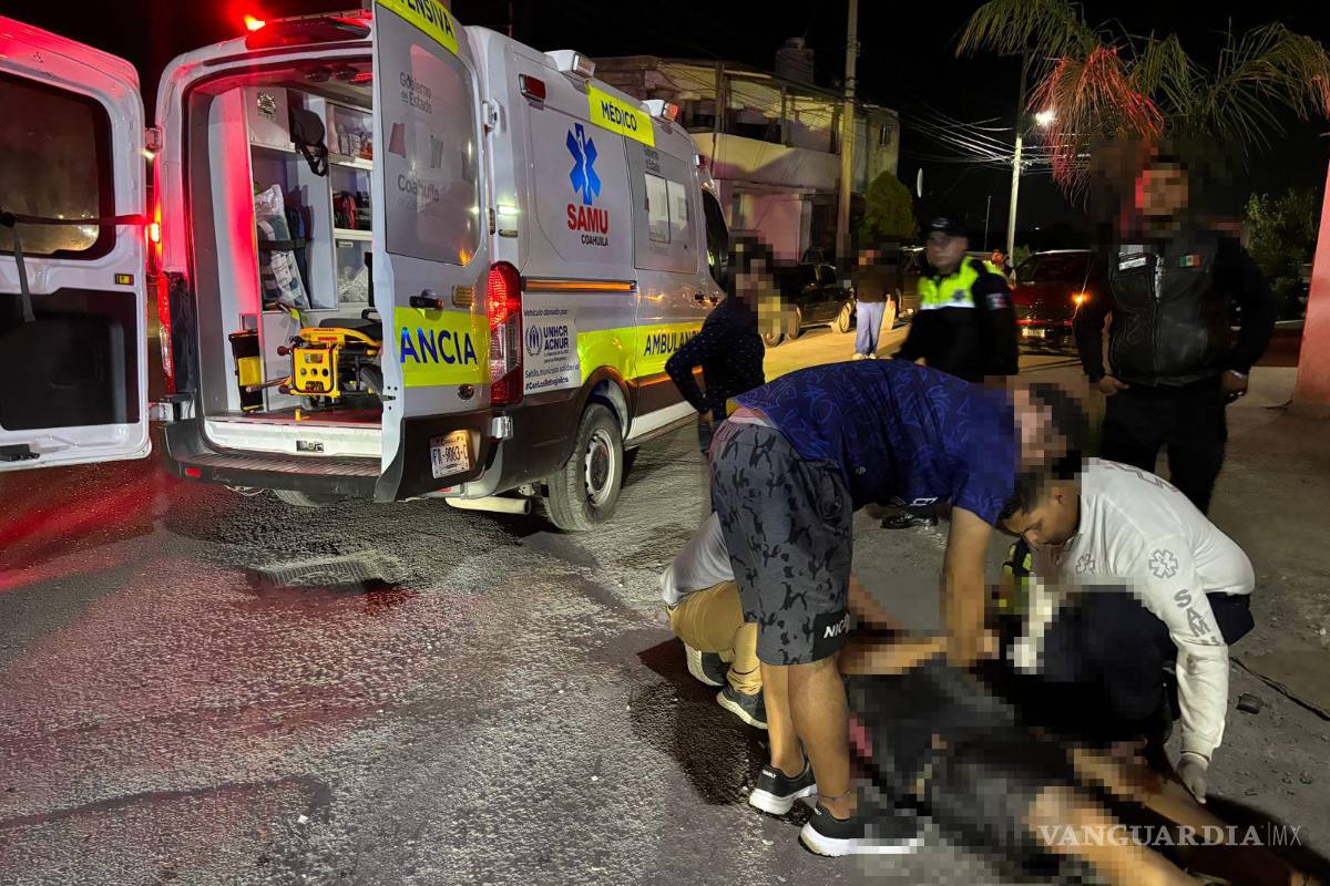 Derrapa motociclista en curva y termina en un hospital de Saltillo