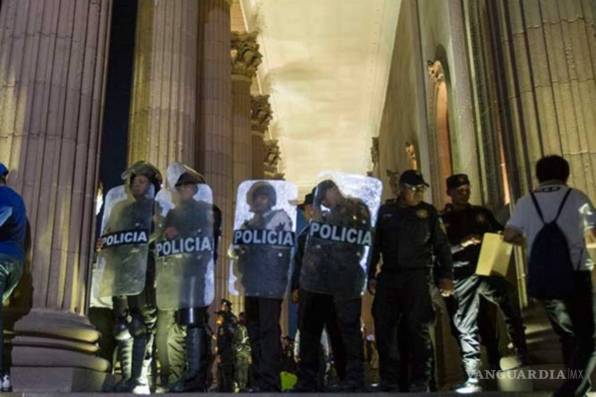 32 detenidos y 6 reporteros lesionados, saldo de manifestaciones en Monterrey