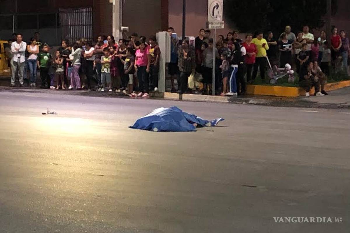Arrollan a madre de 33 años y a su bebé en calles de Saltillo; ella fallece