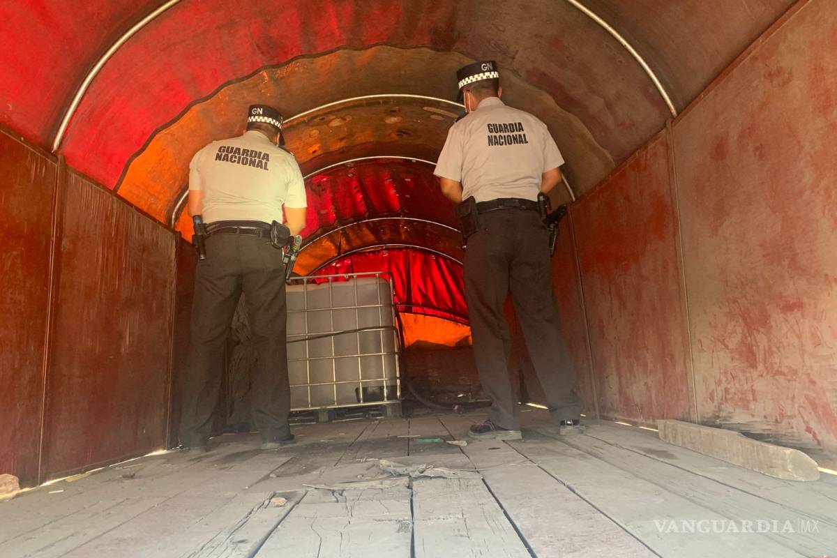 Guardia Nacional localiza dos tomas clandestinas en carretera a Torreón y recupera 2 mil litros de diésel