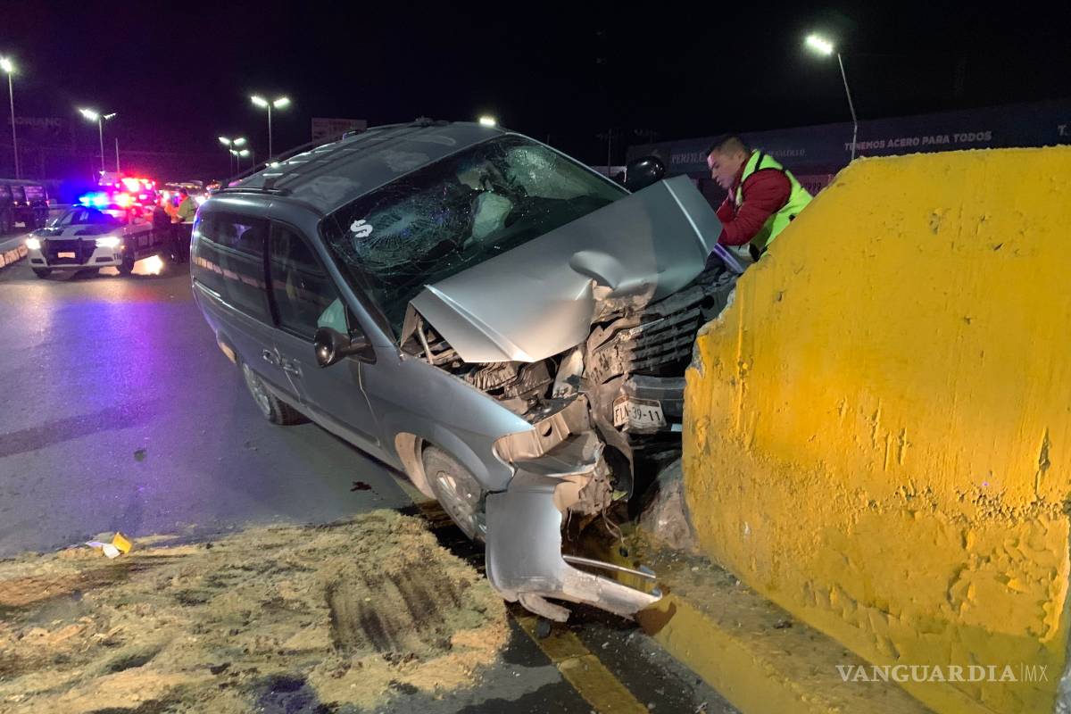 Dormita y se estrella en carretera Salt-Mty