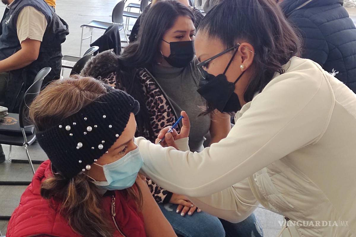 Aplican más de 8 mil dosis de refuerzo Moderna contra COVID-19 a docentes de Coahuila
