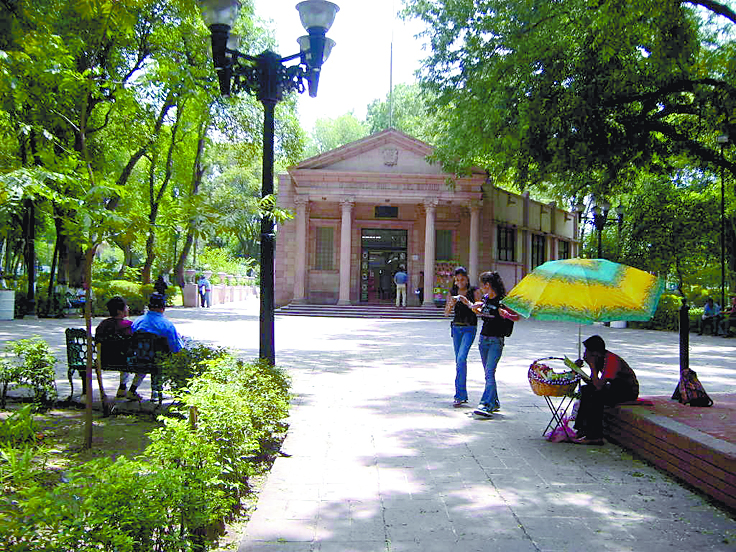 Invitan a caminar por el centro histórico de Saltillo