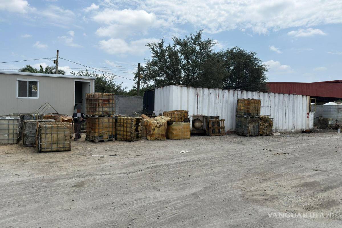 Golpe al huachicol: asegura FGR 5 mil litros de hidrocarburo en predio en Nuevo León