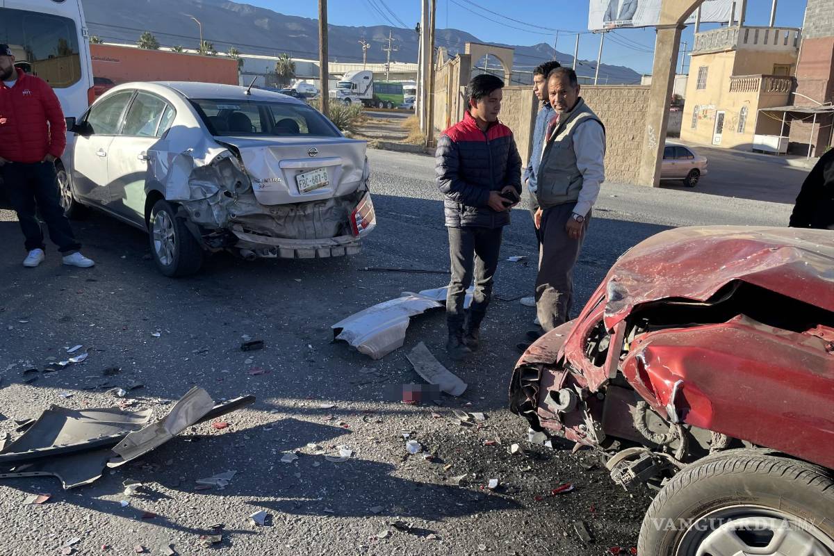 Exceso de velocidad provoca choque múltiple en Libramiento Óscar Flores Tapia, Arteaga