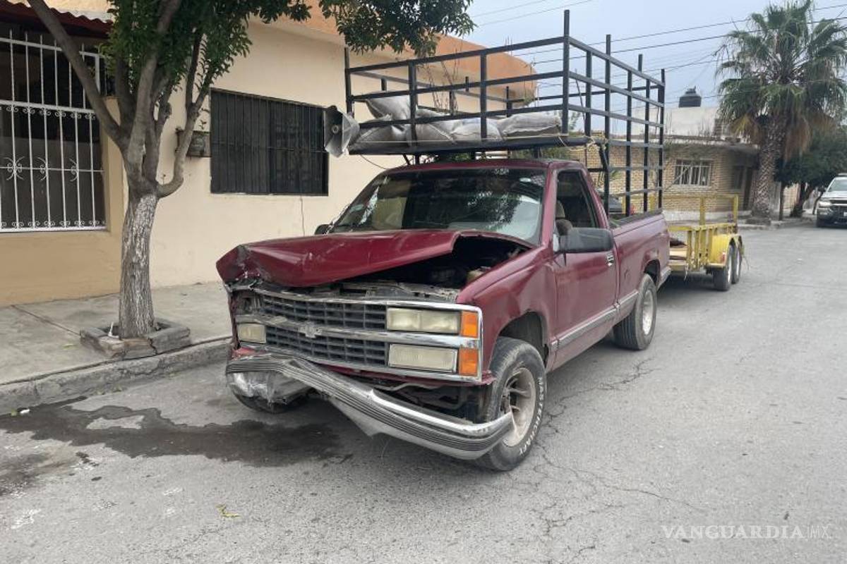 $!Según el conductor de la camioneta pickup, Marco Antonio Gayoso Barrios, de 33 años, afirmó que tenía el derecho de vía.