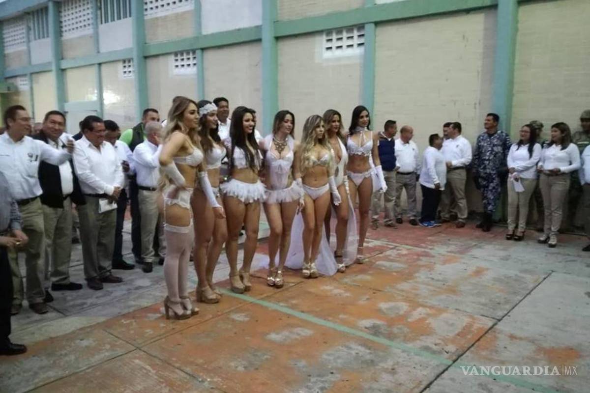 Sindicato de Pemex festeja el 81 aniversario de la expropiación petrolera... ¡con edecanes en lencería! (fotos)