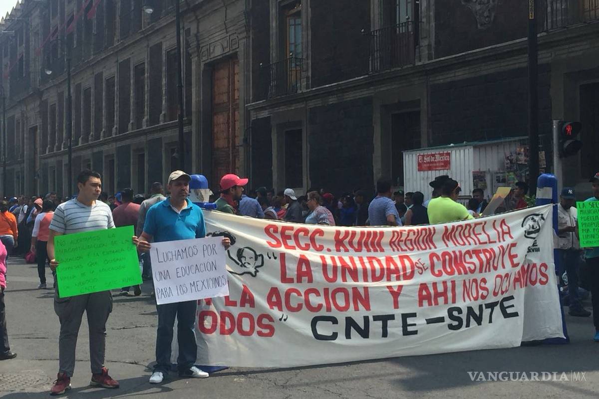 CNTE se manifiesta frente a la SEP