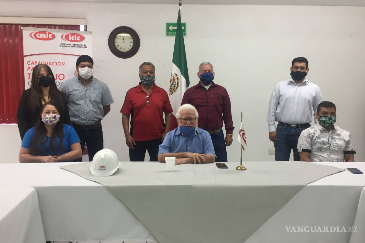 Tras quedarse varados en Colombia, regresan a Monclova y les impiden contacto con sus familiares