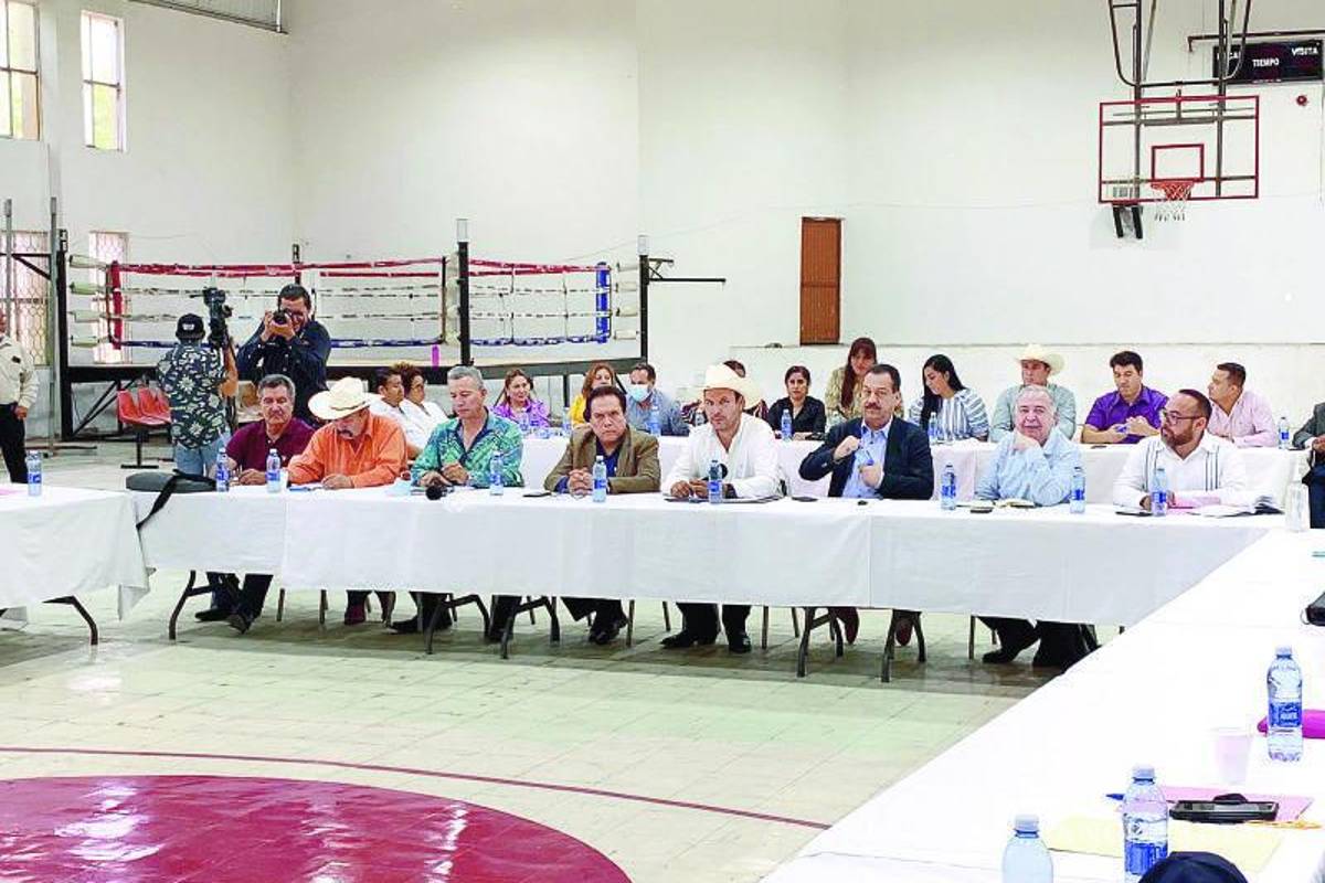 Casa Madero y ejidatarios pactan esclarecer derechos de agua en Parras