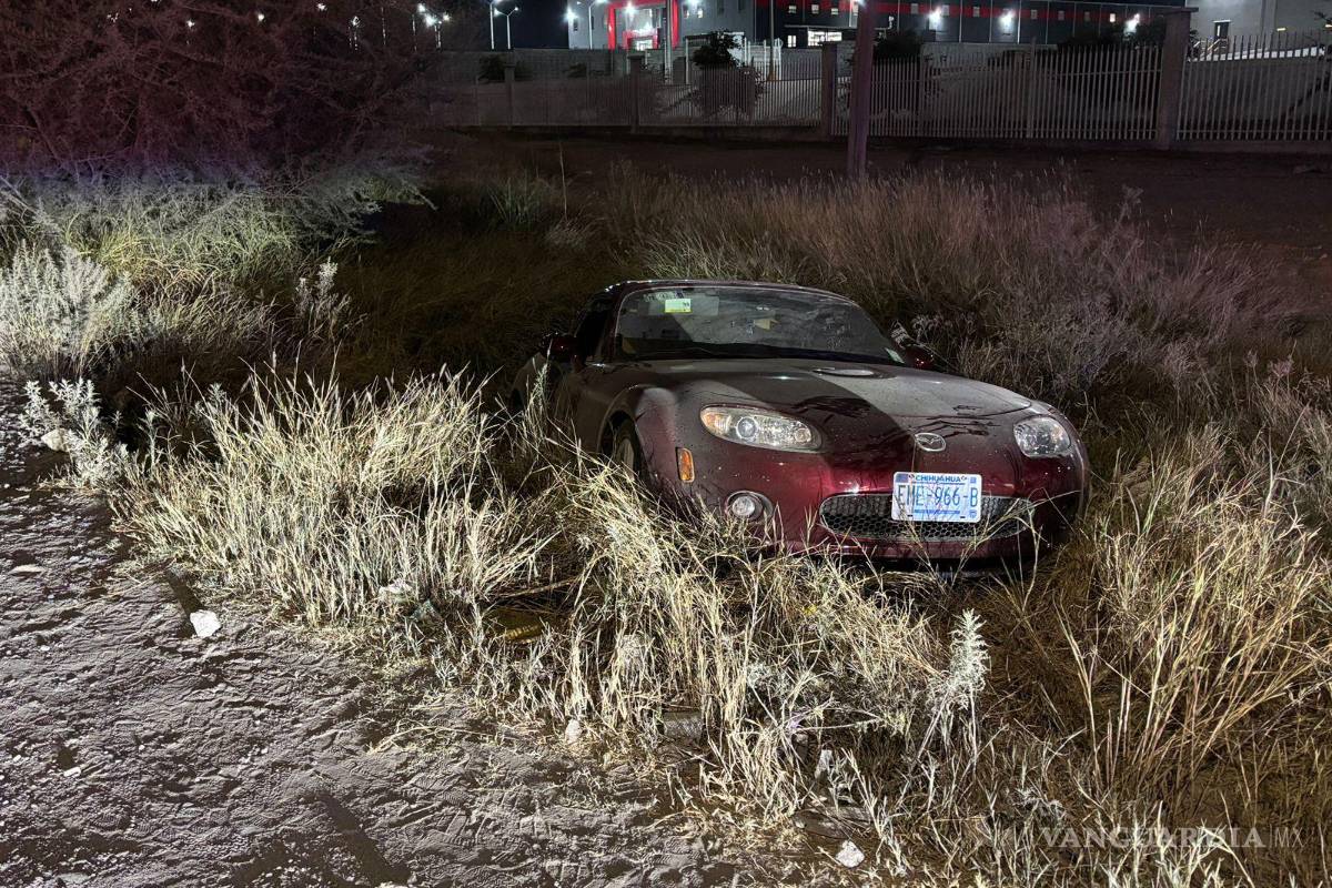 Acelerado pierde el control y sale del camino, al oriente de Saltillo