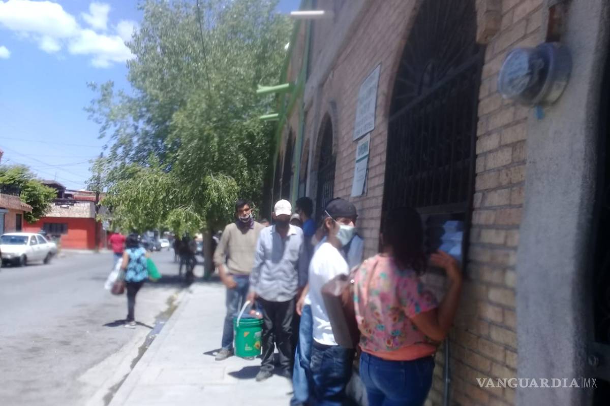 Abarrotan saltillenses comedor comunitario