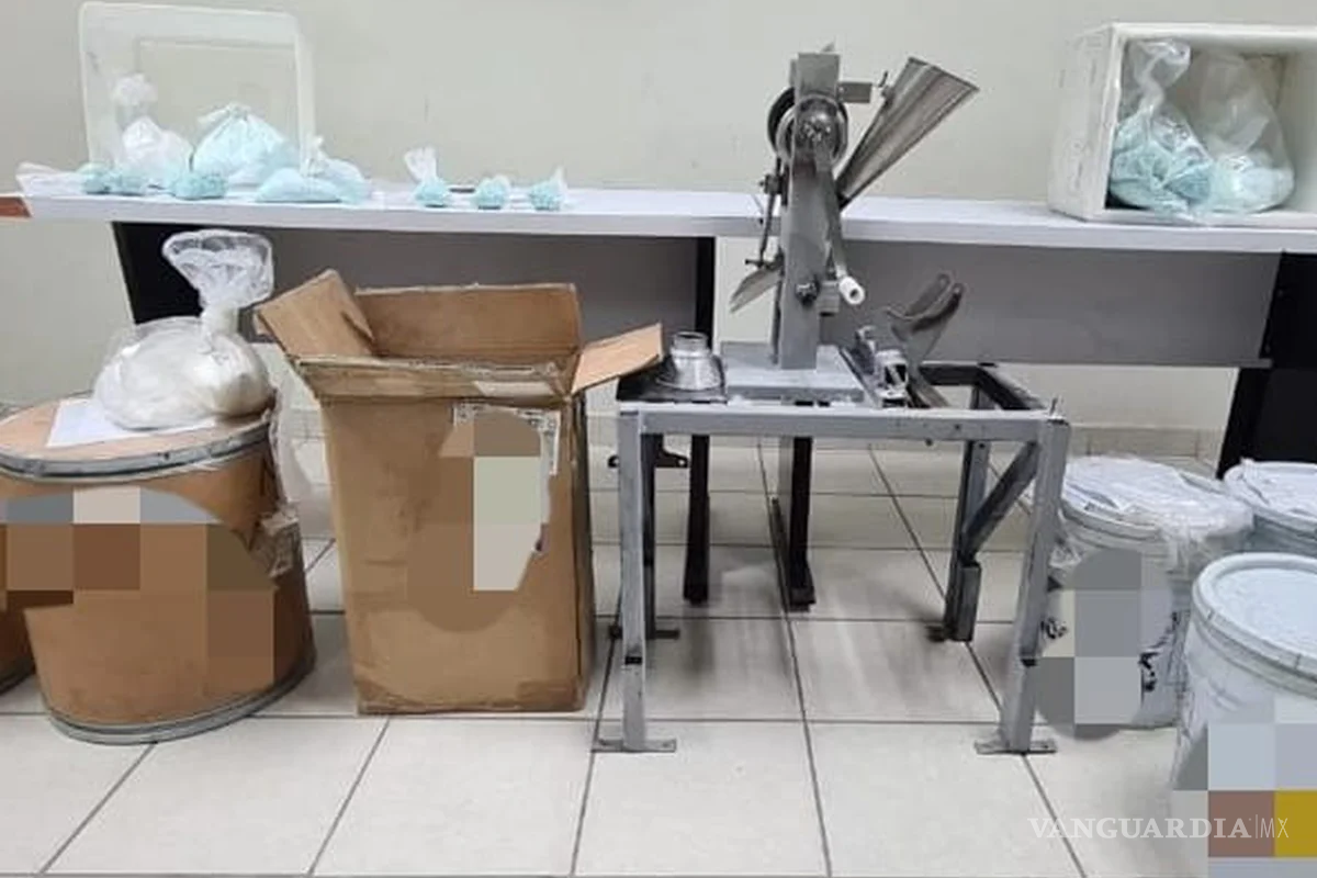 $!En operativos federales han decomisado empastilladoras utilizadas para la producción de fentanilo.
