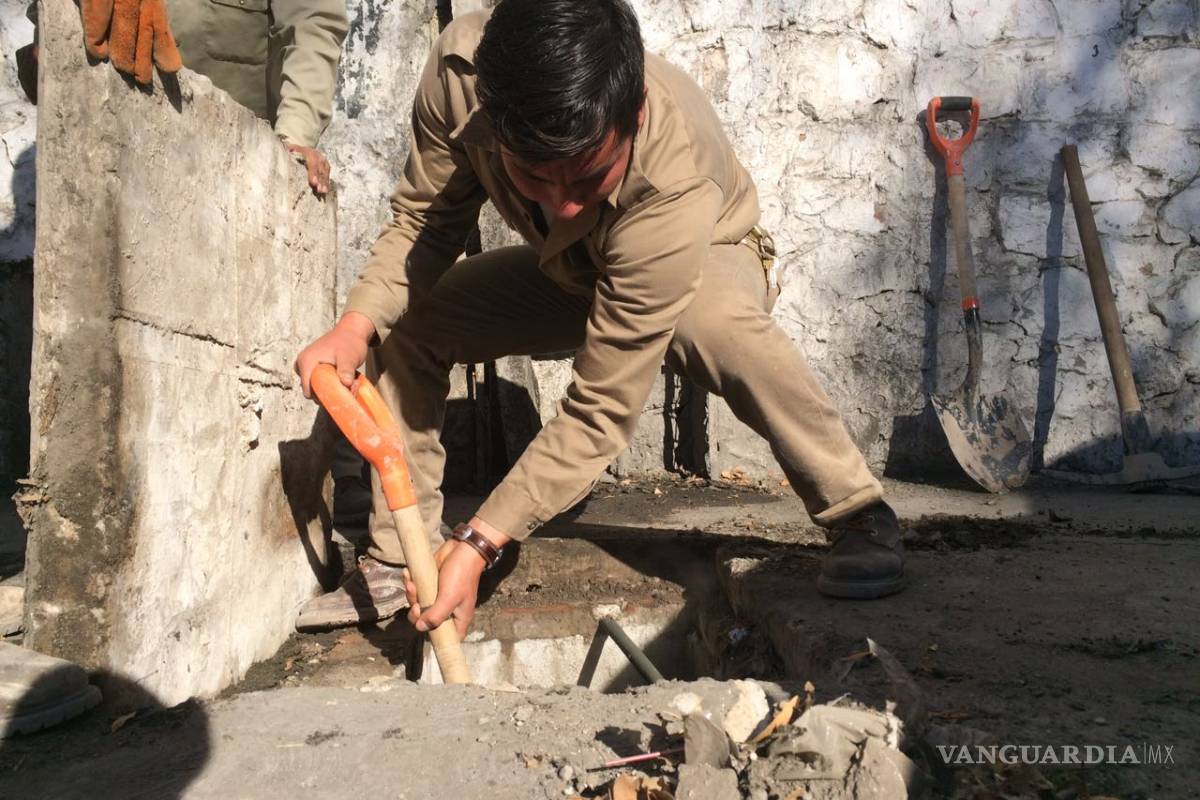 Realiza Simas trabajos de desazolve en el mercado Abastos de Torreón