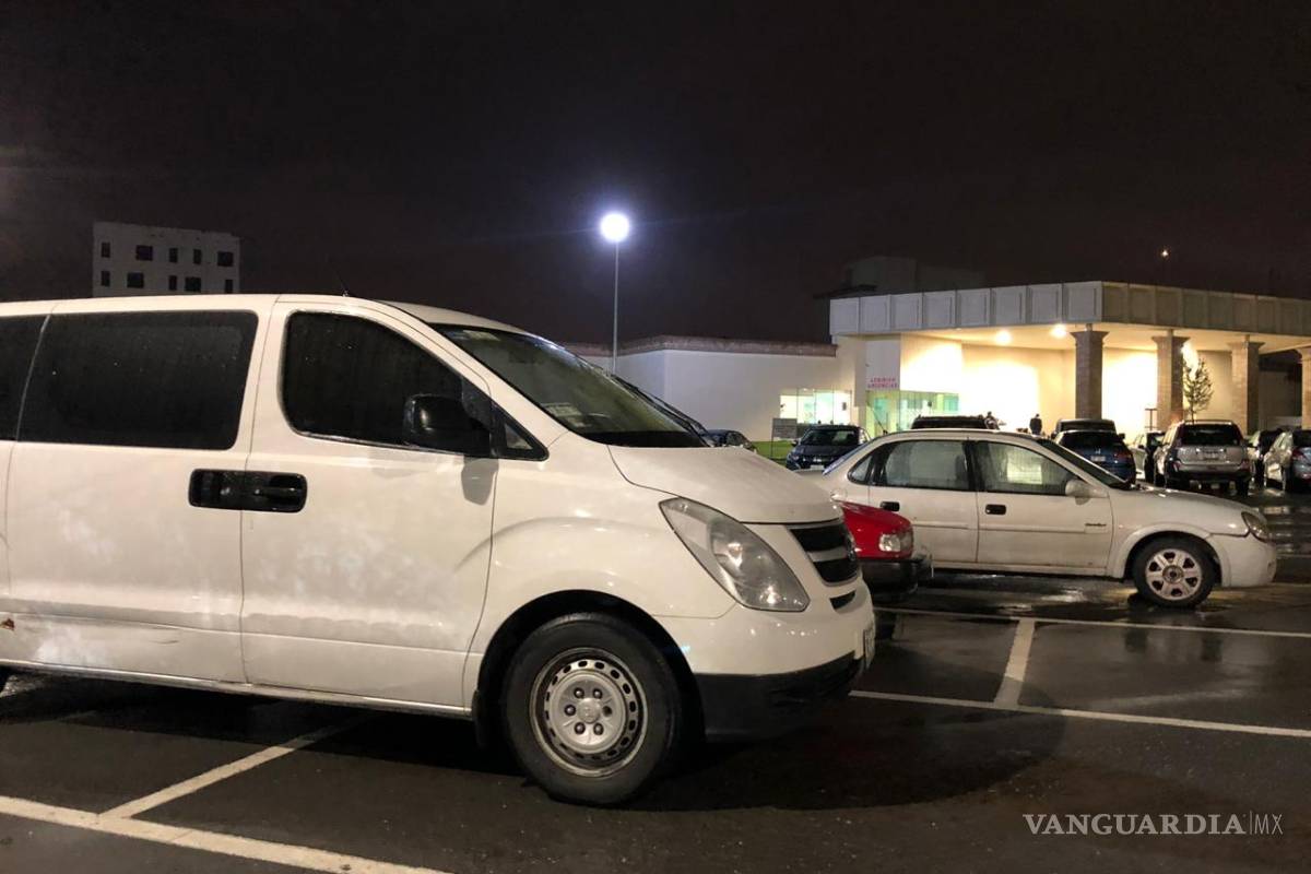 Trasladan a expitcher de Saraperos detenido a hospital por lesión en codo