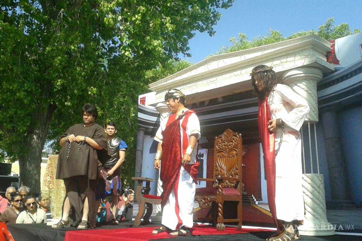 Miles presencian Viacrucis en Piedras Negras