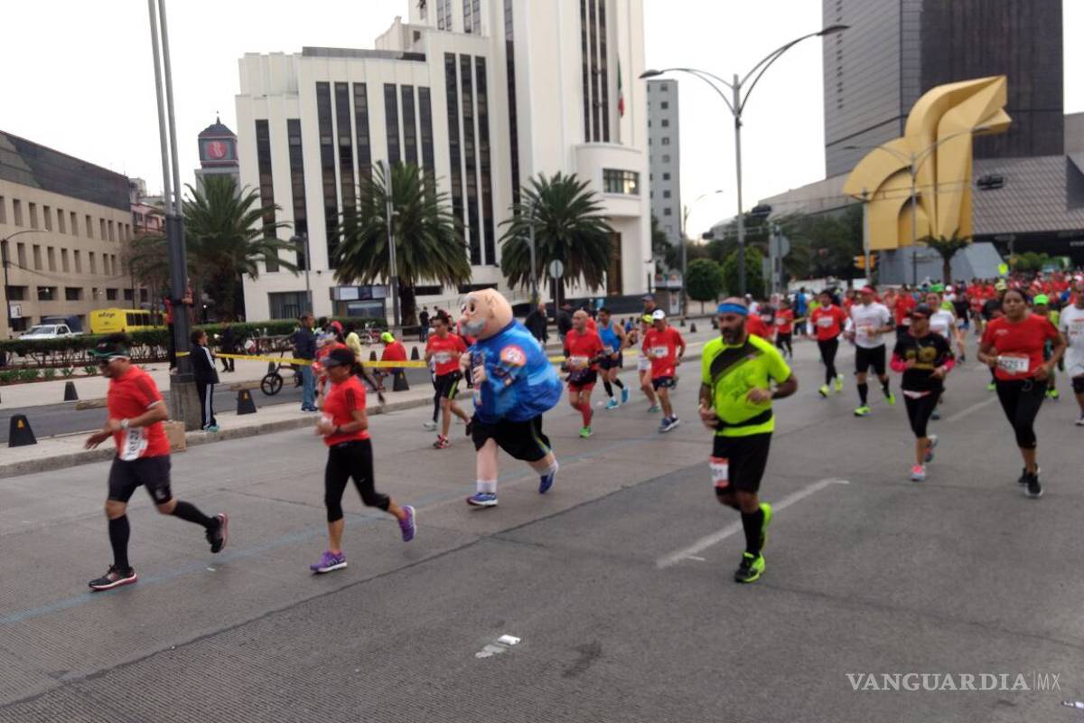 Dr. Simi corre Maratón de la CDMX pero no lo dejaron terminar (video)