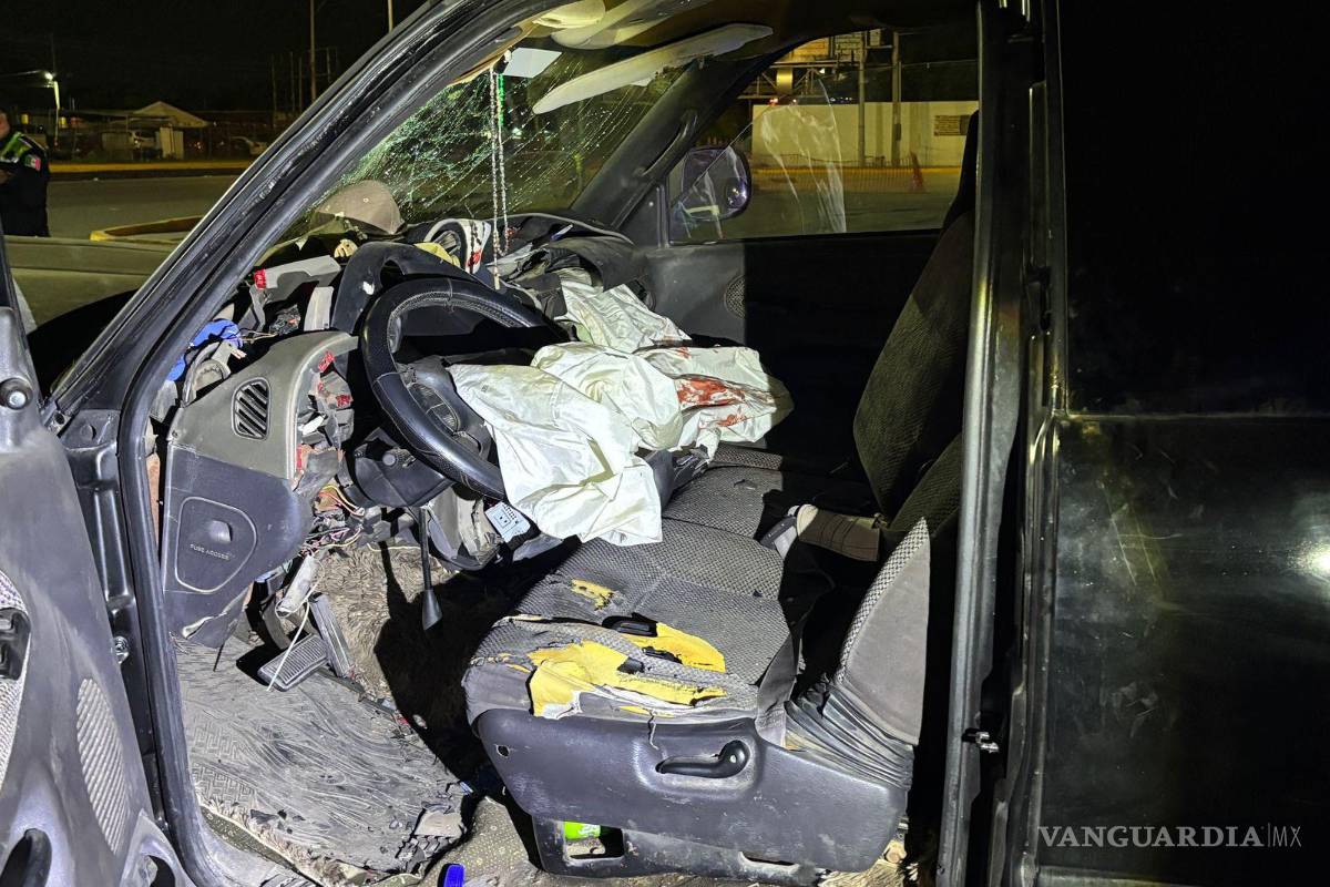 $!El conductor fue detenido por agentes viales tras asegurar que desconocía el motivo del choque.