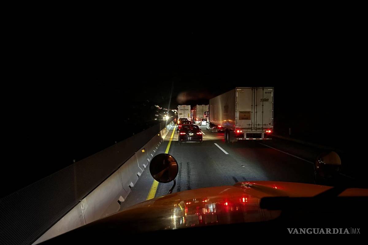 Ooootra vez: colapsan carreteras libre y de cuota entre Monterrey y Saltillo