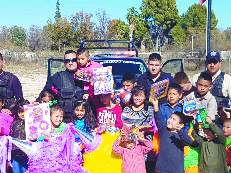 Llevan policías ‘Paz y Armonía’ a los niños