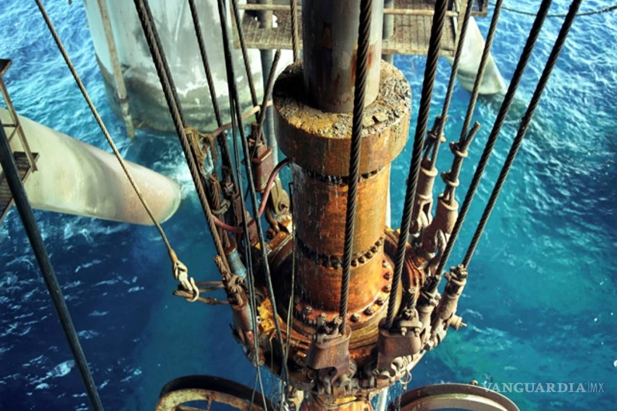 19 empresas firman contrato para perforar en aguas profundas