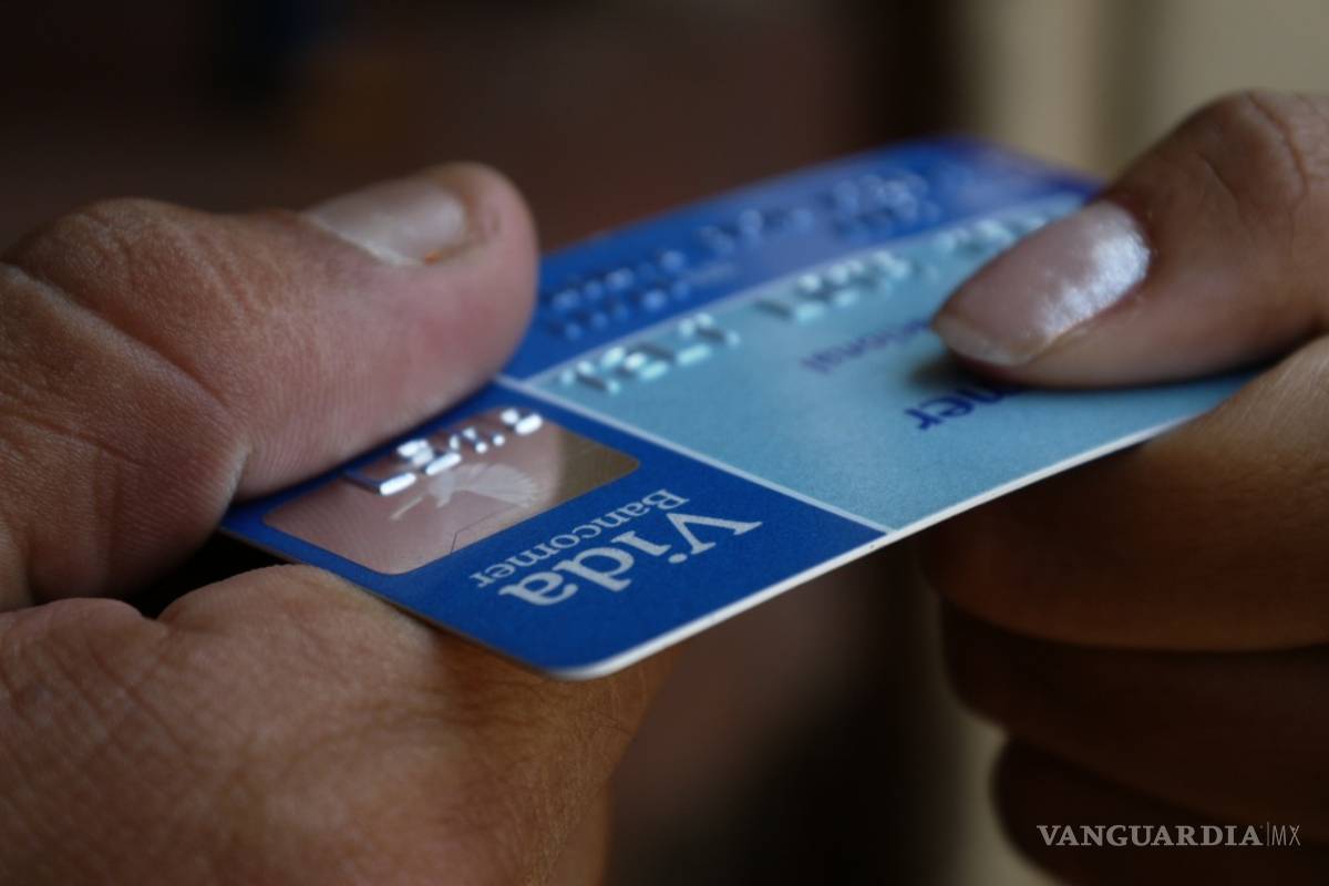 Errores que cometes al usar tarjetas de crédito que hacen que tu banco gane más