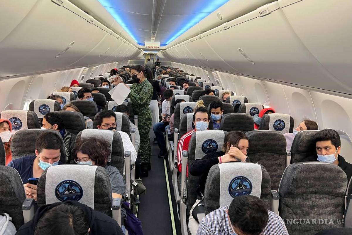 Se acerca vuelo con mexicanos repatriados desde Ucrania; confirma Ebrard llegará a la 1:00 am