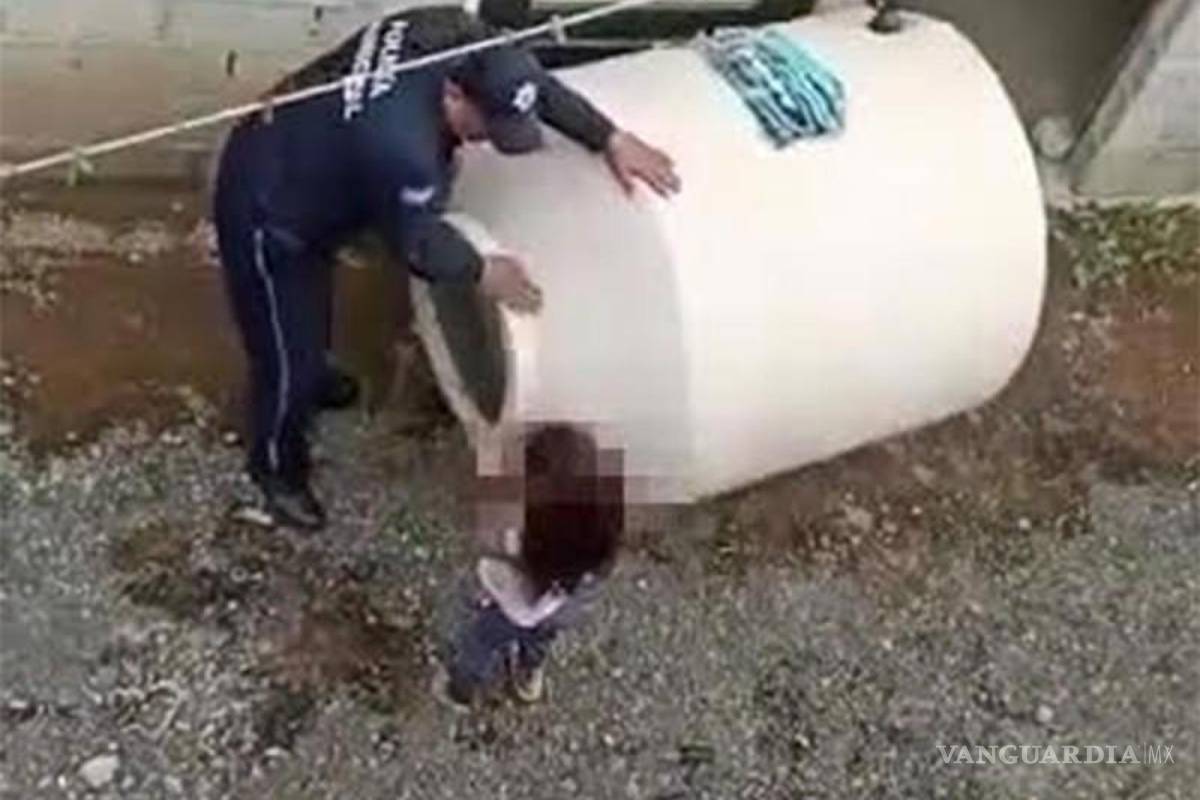 Ingresan a penal en Edomex a padres de niña que abandonaron en un tinaco
