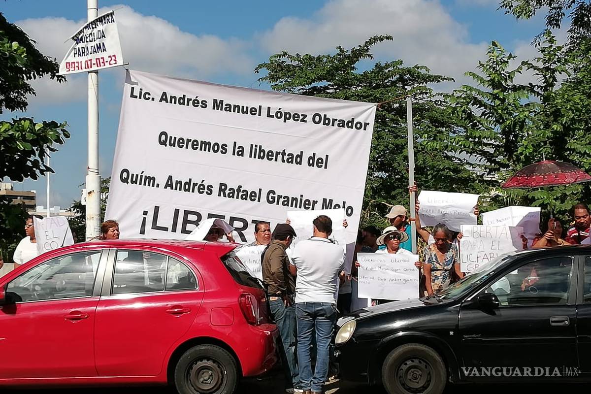 Exigen libertad del exgobernador de Tabasco Andrés Granier y de su hijo