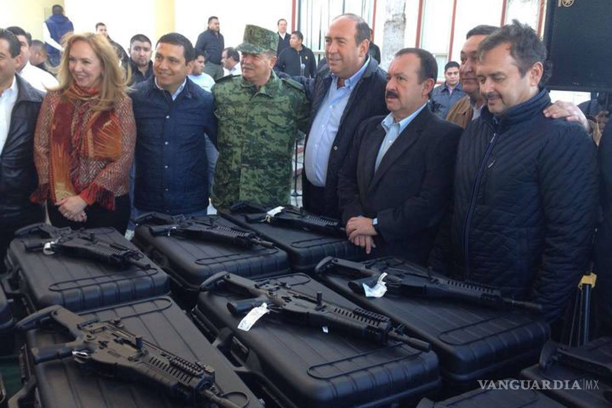 Entrega Gobierno de Coahuila armas y municiones a policías