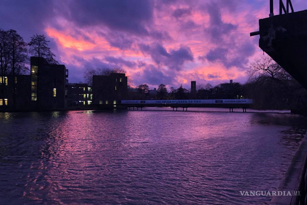 ¿Por qué el cielo se volvió morado en Reino Unido?