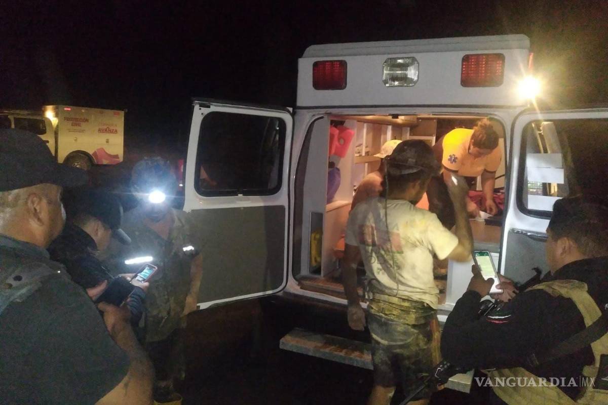 Rescatan a 4 mineros atrapados en mina de carbón en Escobedo, Coahuila