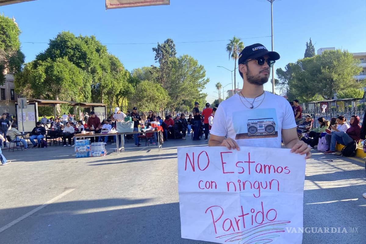 Continúa plantón del Tec Saltillo y cierre del V. Carranza, a casi 24 horas de inicio de manifestación de estudiantes